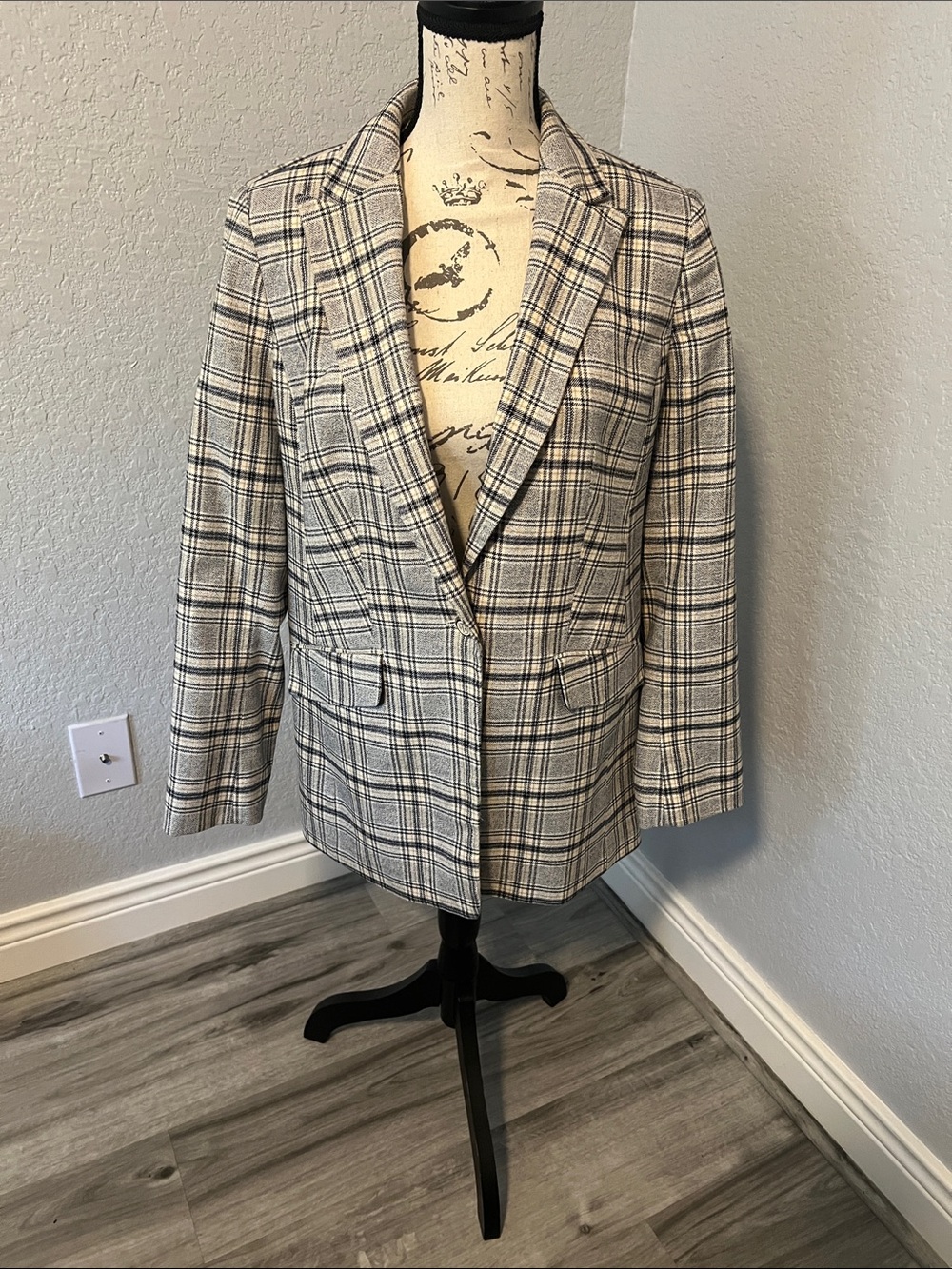 Talbots Navy Blue and tam Plaid Women's Blazer